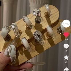 -HUII NAIL绘京美甲美睫会馆