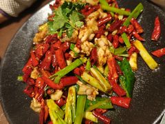 -曼听小寨海鲜烧烤·大连辣炒大王(盖州街店)