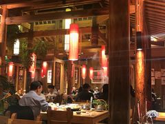 大堂-野山舂·贵州现舂酸汤火锅(鸿通城店)