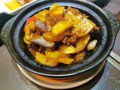 牛肉松黑椒汁煮地三鲜-有璟阁港式餐厅(国贸商城店)