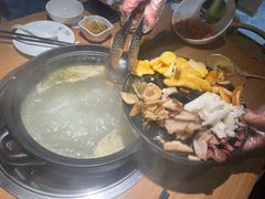 -一朵菌·野生菌探索家火锅(南亚店)