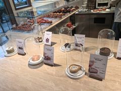 -VERIE BAKEHOUSE