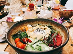 Spicy&nbsp;Salmon&nbsp;Poke&nbsp;Bowl-FLOVIE FLORIST CAFE
