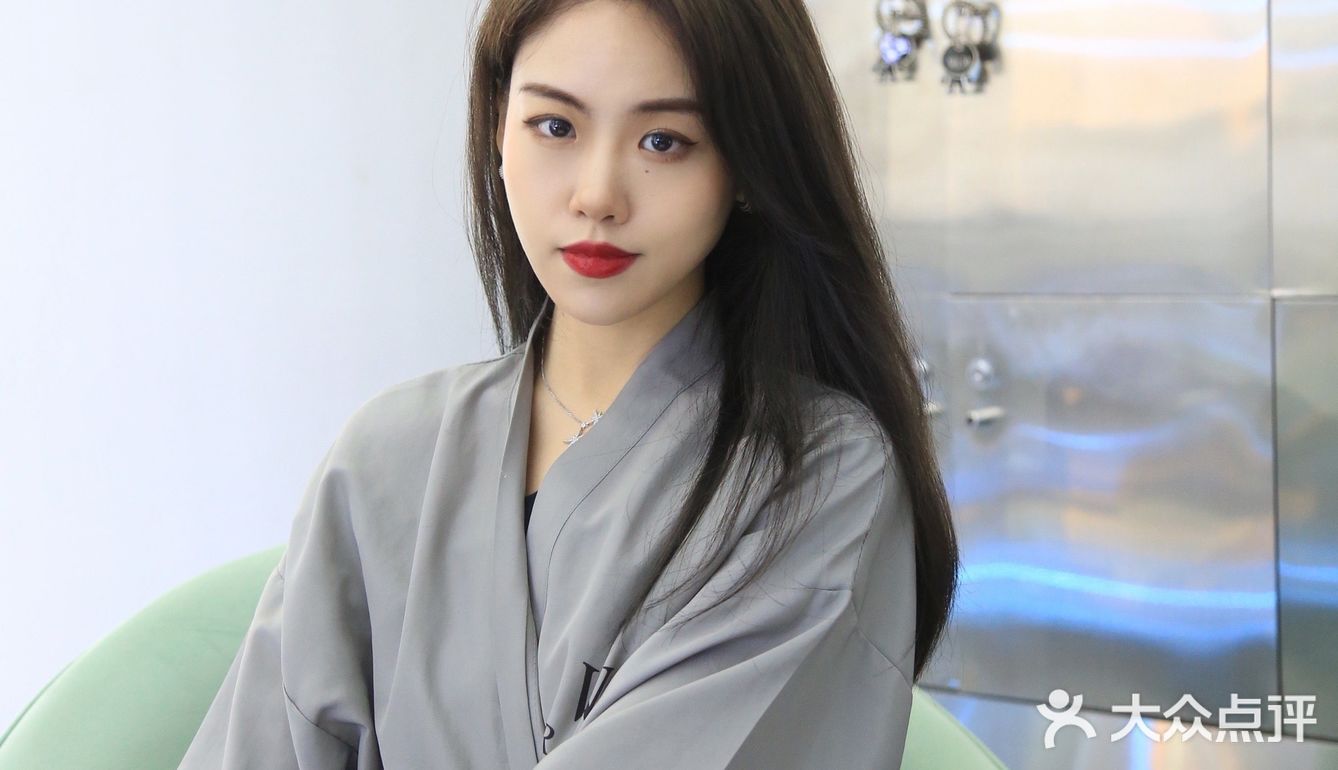 厦门美发店|染了这么多颜色 黑头发才是yyds!