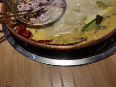 -洱火云南酸菜牛肉火锅(石景山当代商城店)