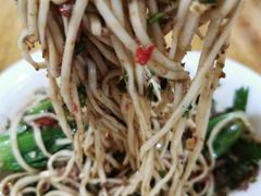 红烧牛肉，土豆泥牛肉，牛肉丝，燃面-川宜·胡二娃面馆(总店)