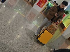 -麦当劳(上海虹桥站30B检票口楼上)