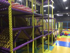 -蹦贝运动中心·蹦床·攀岩·闯关(龙岗店)