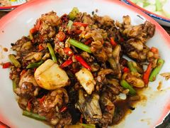 红烧牛蛙-老三样·美食研究中心(世贸路店)