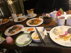 -四海一家自助餐(益田假日广场店)