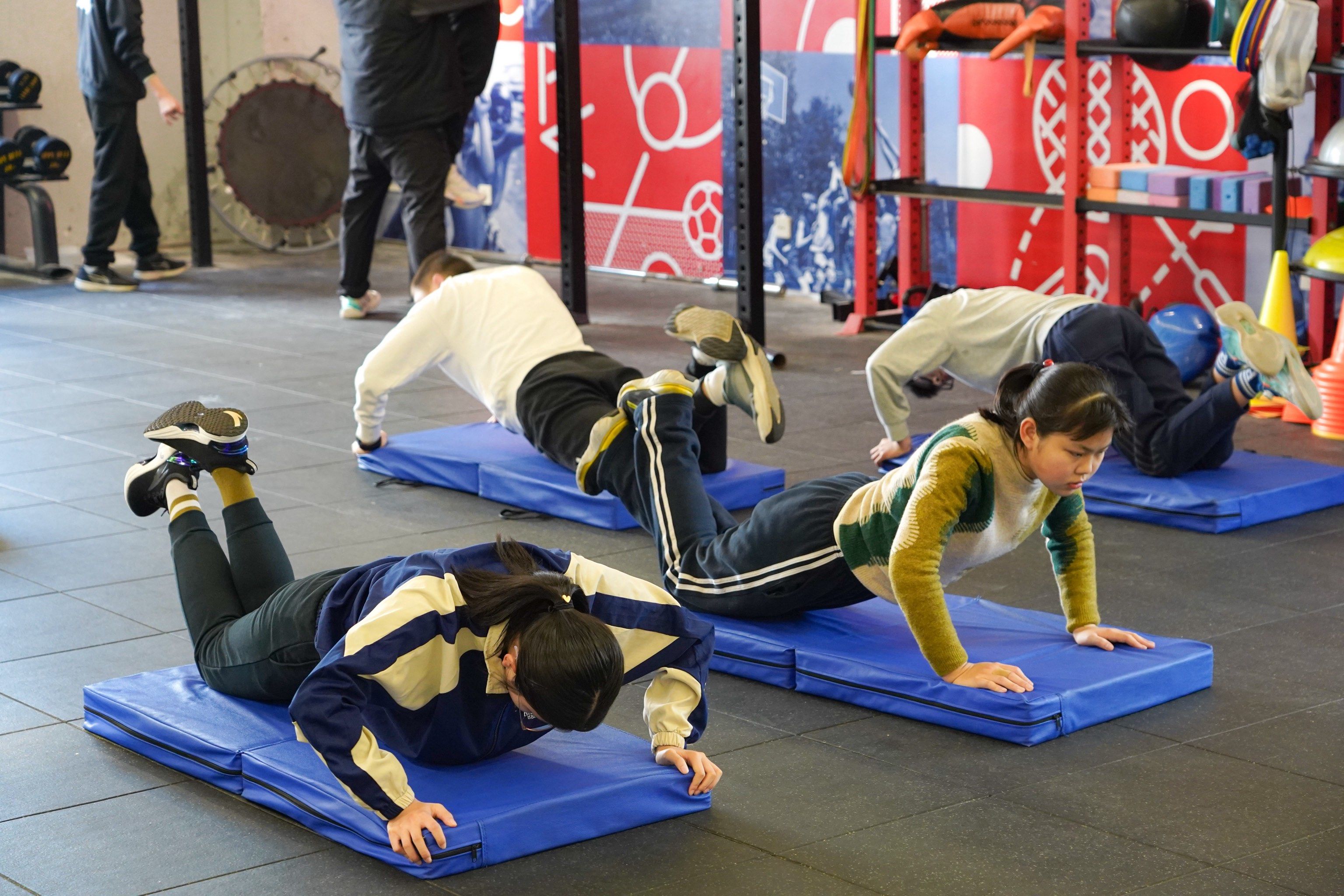 小小体能战士,快来迎接欢笑挑战!😄🏋️‍♀️