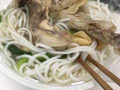 -刀小蛮半只鸡过桥米线(家乐福四元桥店)