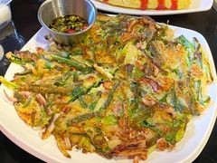 海鲜葱饼-富乐满韩国正宗炸鸡韩国料理(虹泉路店)