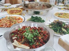 -乡土特色.冷锅鱼.牦牛肉汤锅