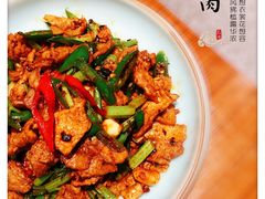 爆炒信阳黑毛猪-禾珍珠家常小馆(河南博物院店)