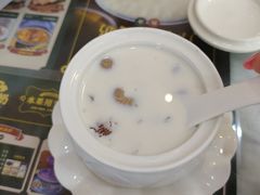 -广信牛奶甜品世家(台东店)