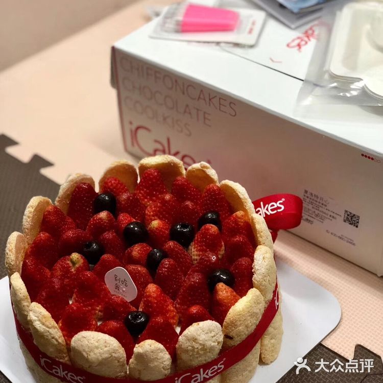 红丝绒mini蛋糕 9分，咸奶油味道刚好