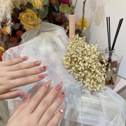 -花系美·美甲美睫精品店