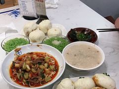 -李与白包子铺(桐梓林店)