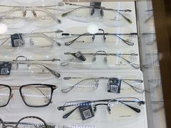 -GOOMI久米眼镜·蔡司·依视路·明月官方授权店(龙德紫金店)