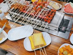 -哈尔滨小酒馆·鲜肉现穿自助烧烤(康新花园店)