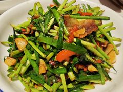 藜蒿炒腊肉-回家吃饭·地道南昌菜(建德观总店)