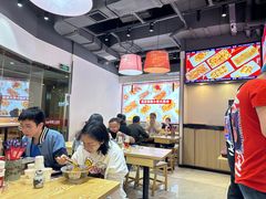 -魔都三兄弟酸辣粉·蘸卤炸串(虹桥万科店)