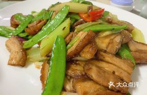 Sliced Pork Belly with Snow Peas
