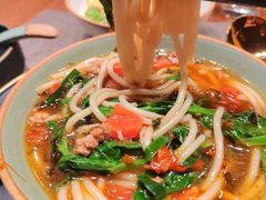 -老滇山寨•云南特色菜•地方菜•民族风情歌舞表演(金碧店)