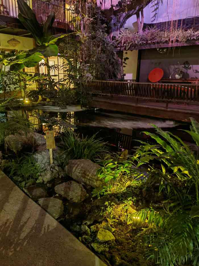 香柏雅集茶空间-"这家店颇有种世外桃源的感觉,虽在金狮内,.