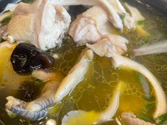 菌菇炖老母鸡汤小份-呼吸森林·生态农庄农家乐私房菜