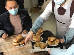 -宝瑞门钉肉饼店