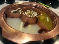 -滇釜火锅·能喝汤的火锅(车公庄店)