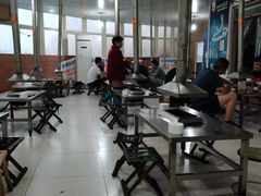 大堂-老广烧烤(骆驼山康馨园店)