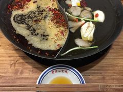 -小天鹅火锅·一线江景洪鼎旗舰店(洪崖洞店)