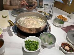 -洪氏嗨捞·广东猪肚鸡·椰子鸡火锅(西咸万象城店)