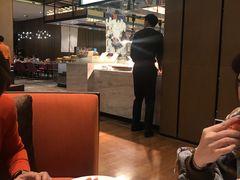 -飨食汇全日制餐厅·昆山皇冠假日酒店(九方店)