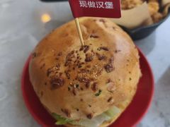 -必胜客(威高广场店)