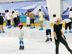 -正佳冰河湾真冰滑冰场