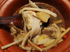 -有红鸡毛店·川菜(建设路店)