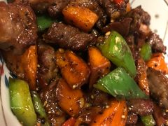 甜薯黑椒安格斯牛粒-裕.鹅庄