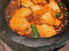 海胆石锅沃豆腐-桂满陇·手作小笼包&江南叫花鸡(中山公园店)