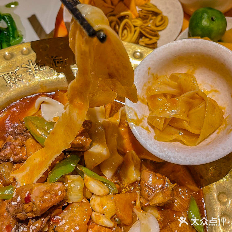 哦莫不敢相信，这家新疆菜餐厅百元内双人餐吃到饱！