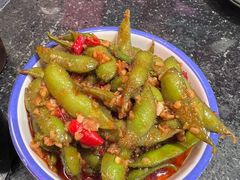 -何妹湿辣牛肉·粤式烧烤砂煲(桂雅路店)