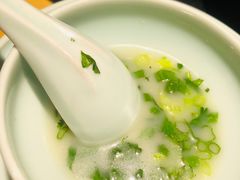 -洪氏嗨捞·广东猪肚鸡·椰子鸡火锅(西咸万象城店)