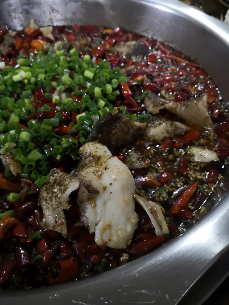 寿安来凤鱼-"人太多,那叫一个嘈杂,自己一桌都得大声喊.