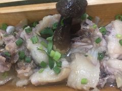 -胡须哥网红竹筒菜