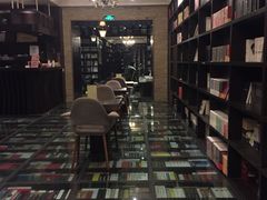 -钟书阁(松江泰晤士小镇店)