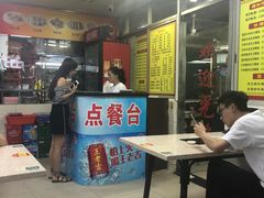 -华威达牛庄(黄埔大道西店)
