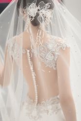 -艾米丽婚纱礼服